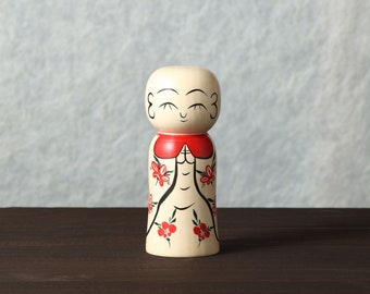 Poupée kokeshi en bois-Ojizo san, 13,5 cm de hauteur, par Hiroshi KANOU(1954-), artisan kokeshi de style Sakunami