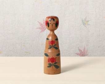 Vintage Sakunami style kokeshi doll, 15.5cm / 6.10inch in height, by Denkichi HAYASAKA (1926 -1999), Japanese wooden kokeshi doll