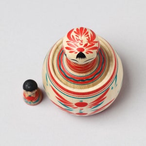 Ejiko pot with a mini kokeshi doll, 9.4cm / 3.7inch in height, made by Teruyuki Hiraga, Sakunami style kokeshi craftsman image 8