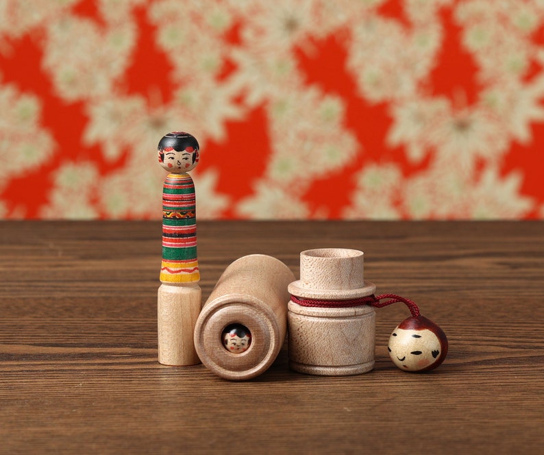 Hanko kokeshi doll, 8.5cm / 3.34inch in height, made by Seiko SATO 1947, Japanese wooden kokeshi doll image 1