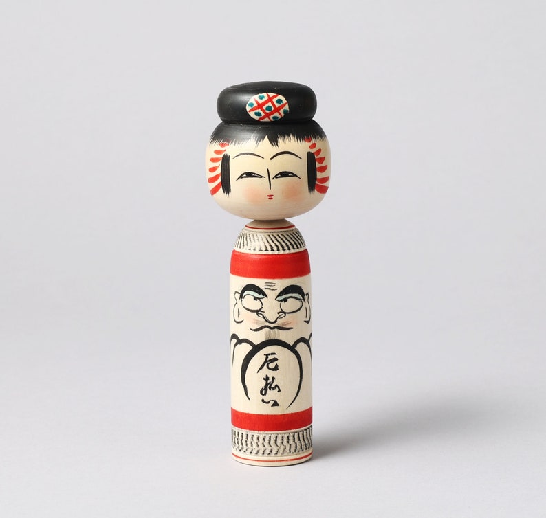 Daruma-e kokeshi doll, Yakubarai, 15.5cm / 6.10inch in height, by Yoshio Ogasawara 1936, Japanese wooden kokeshi doll image 2