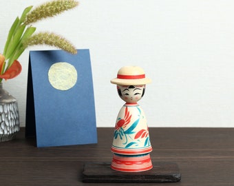 Mugiwara boushi-straw hat kokeshi doll, 11.5cm / 4.52inch in height, made by Teruyuki Hiraga, Sakunami style kokeshi craftsman