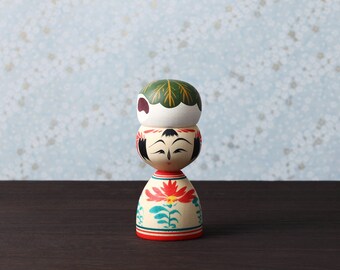 Kashiwa mochi kokeshi doll, 11cm / 4.33inch in height, made by Teruyuki HIRAGA, Sakunami style kokeshi craftsman