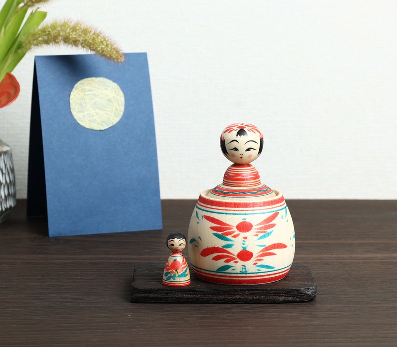 Ejiko pot with a mini kokeshi doll, 9.4cm / 3.7inch in height, made by Teruyuki Hiraga, Sakunami style kokeshi craftsman image 1