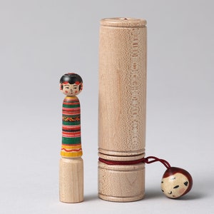 Hanko kokeshi doll, 8.5cm / 3.34inch in height, made by Seiko SATO 1947, Japanese wooden kokeshi doll image 5