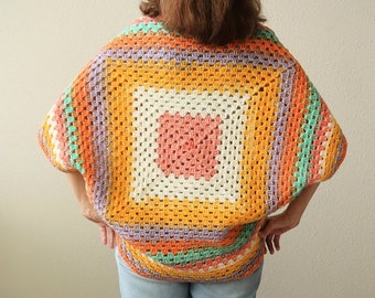 Crochet Granny Square Shrug PATTERN. Easy for crochet beginner. ONE large granny square. No tails to weave in. Lightweight crochet shrug.