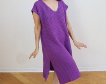 Crochet Dress PATTERN for women. Crochet tee shirt dress. Easy for crochet beginners. V neck and side slits add style. Easy to wear.