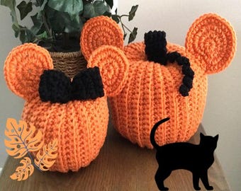 Crochet Pumpkin PATTERN. Optional Mouse Ears and Bow. Multiple sizes. Crochet Halloween decor. Crochet Fall Decor. Very easy crochet pumpkin