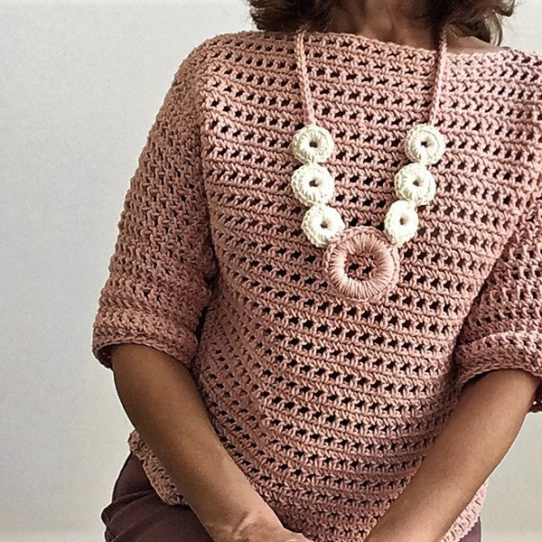 Crochet pattern easy crochet fall autumn sweater in trendy blush. Easy crochet for beginner or intermediate.