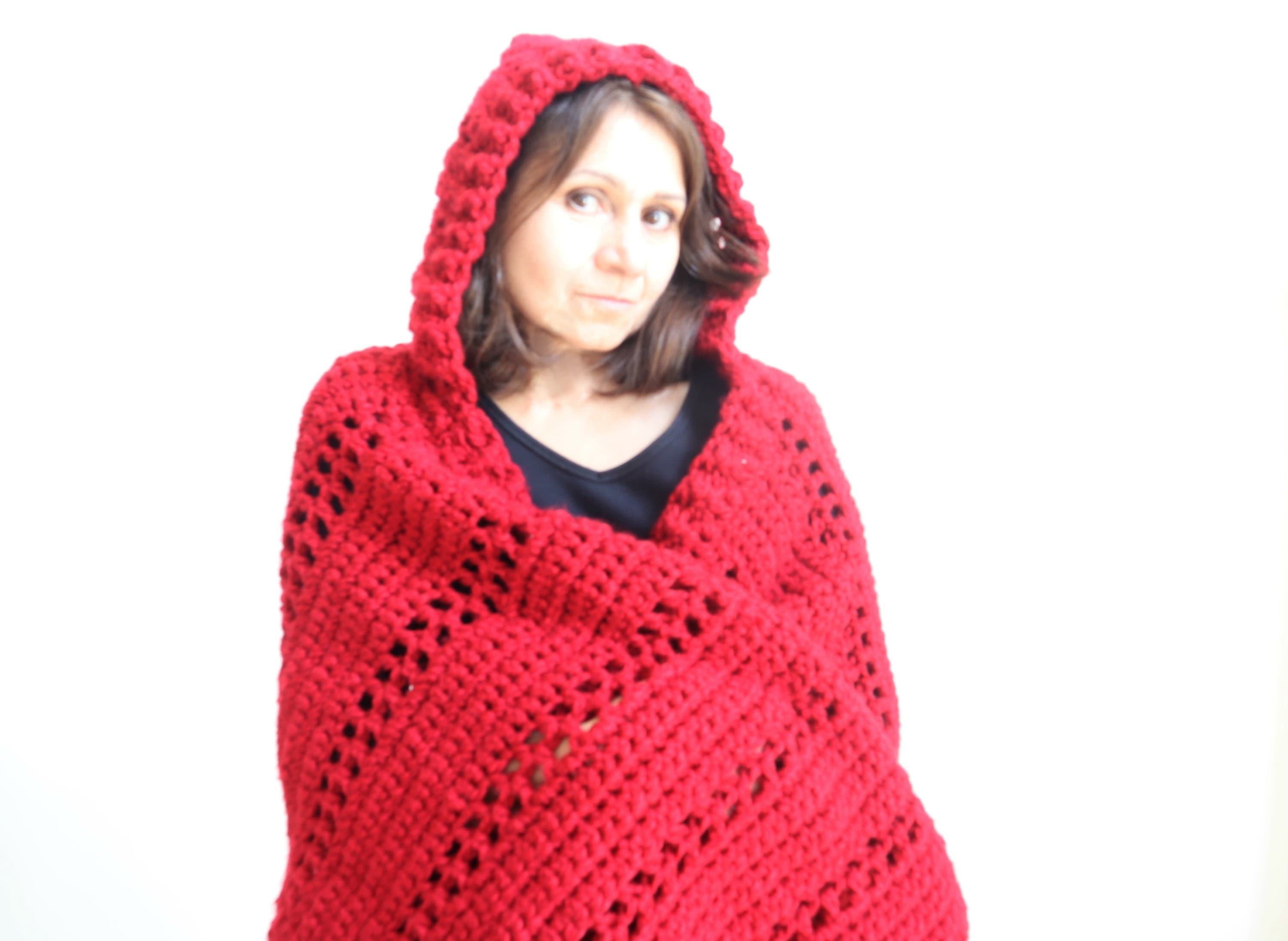 7 Hooded Shawl Crochet Patterns for Cozy Layers, Gifts, and Seasonal Style 7 Crochet Hooded Pocket Shawl Pattern with Inside Pockets.