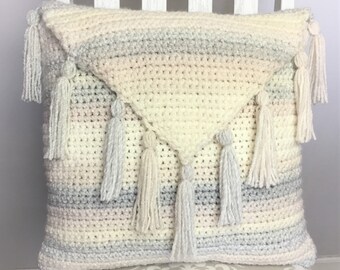Crochet pillow cover PATTERN for this fast, easy crochet cushion. Envelope flap flips open for easy removal of pillow. Great crochet gift!