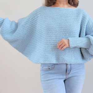 かぎ針編みのコウモリの羽のセーターのパターン。女性用のかぎ針編みの羽のセーターは簡単に作れます。シンプルなステッチ 1 つ! ゴージャスなドレープ。とても柔らかい。