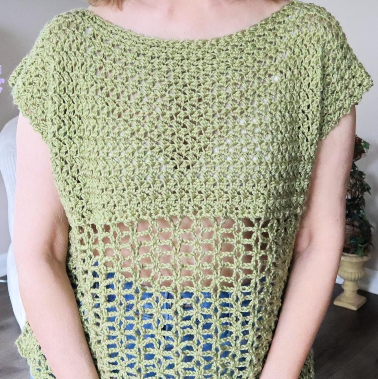 39 Summer Top Crochet Patterns: Chic Styles for Warm-Weather Dressing 26 Crochet Floral Tee Shirt Pattern. Crochet Summer Top.