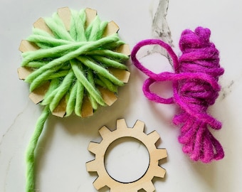Yarn Flower Looms, Yarn Flowers, DIY Yarn Flowers, Craft tools