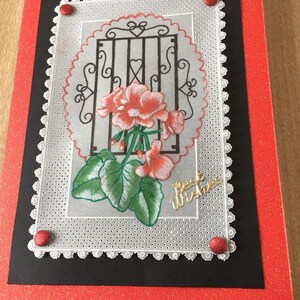 Cartão de aniversário floral de gerânios