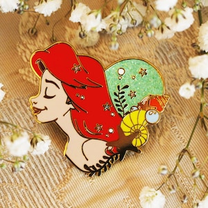 XO Ariel Heart Pin