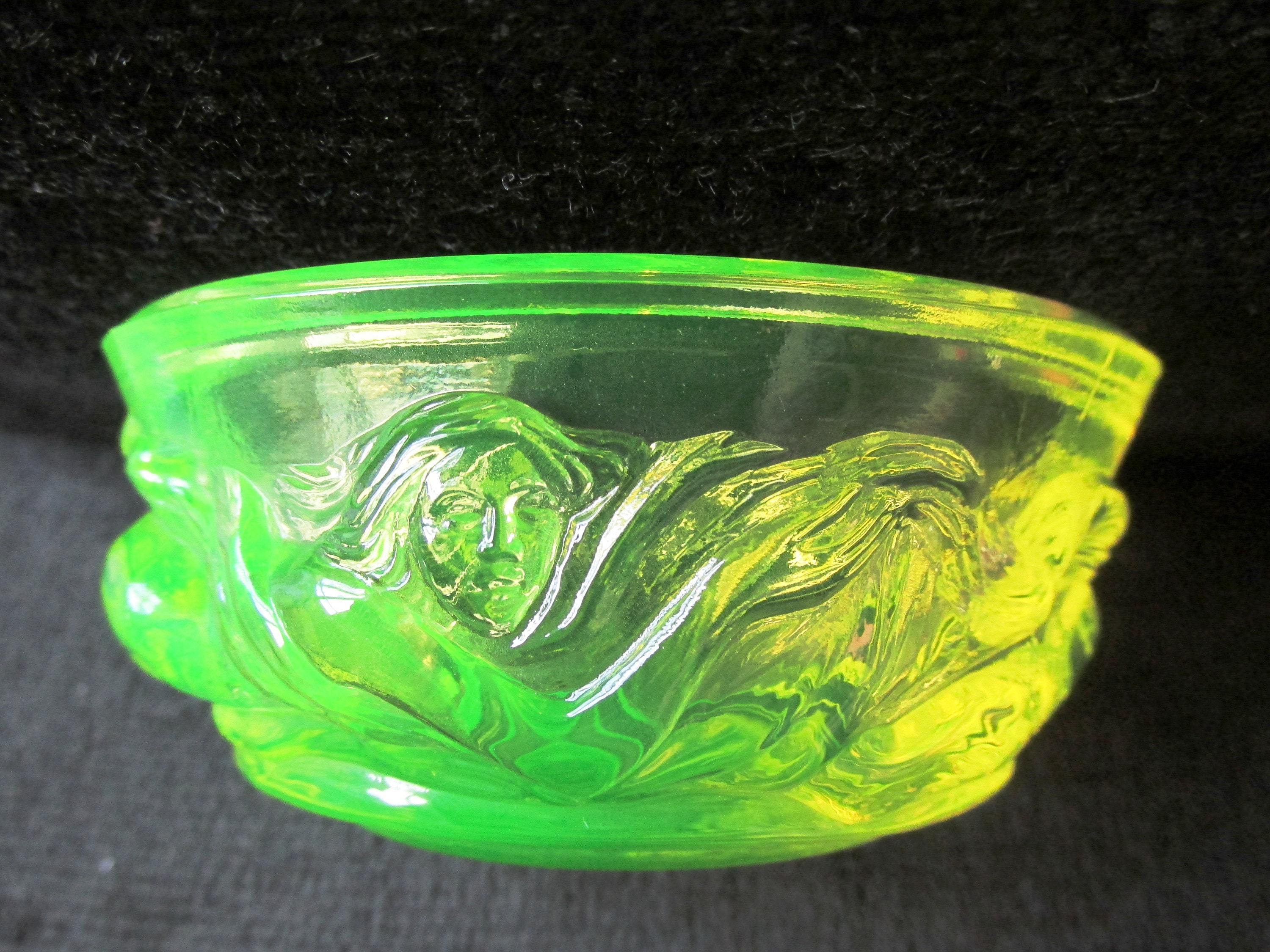 Art Deco Uranium Glass Jewelry/Trinket/Powder Box Schlevogt Etsy