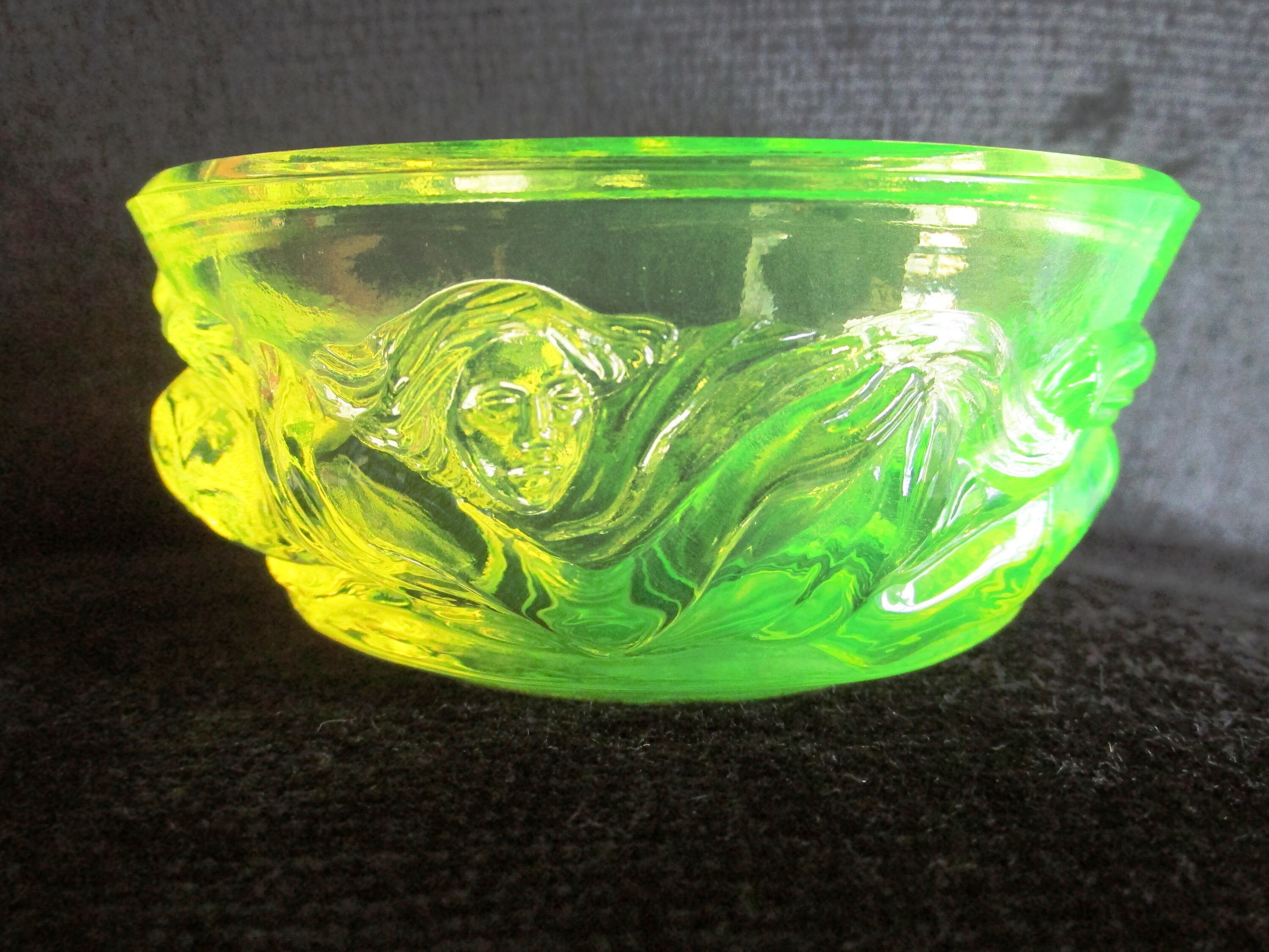 Art Deco Uranium Glass Jewelry/Trinket/Powder Box Schlevogt Etsy