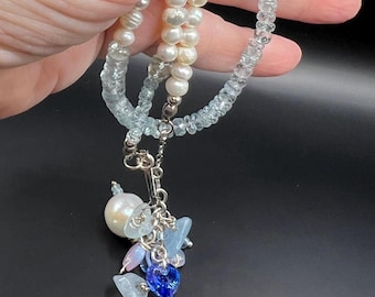 Collier aigue-marine de perles d'eau douce : fermoir à bascule avec pendentif coeur
