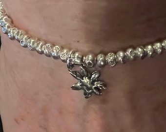 Bracelet de perles en argent pur Karen Hill Tribe avec breloque fleur en argent sterling