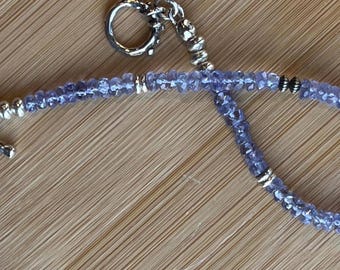 Bracelet de perles tanzanite : pierre gemme rondelle facettée, argent de la tribu Karen Hill