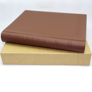 Guestbook leather brown with gold edges