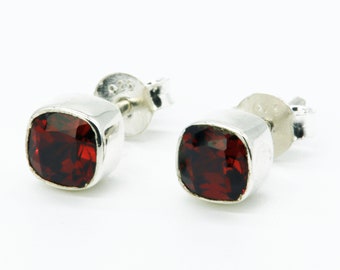 Gemstone stud earrings, garnet squared
