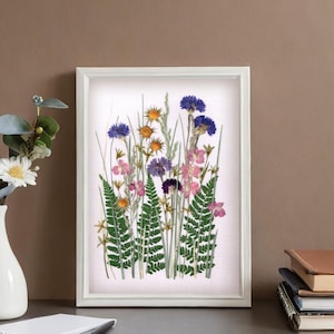 Pressed Botanical Herbarium Frame – Handmade Floral Wall Art Giftr