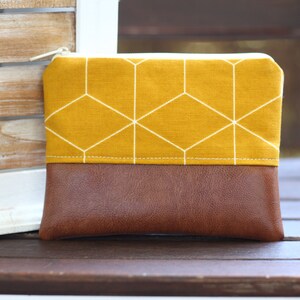 Kosmetiktasche S GRETA Curry Baumwolle mit braunem Kunstleder in geometrischem Muster