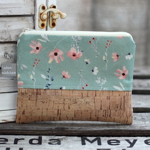 Kosmetiktasche S BREA grün Blumen mit Kork kleines Täschchen Portemonnaie