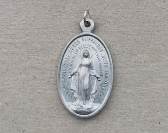 amulet depicting Mary