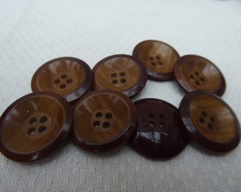 8 buttons, brown, 21mm