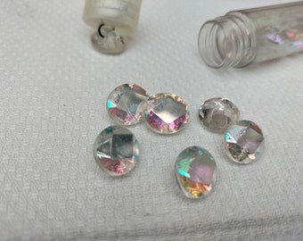 6 buttons, faceted buttons, oval