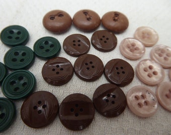 25 buttons, doll buttons