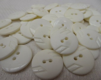 6 natural white buttons, 2 cm