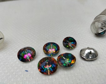 6 buttons, faceted buttons, oval