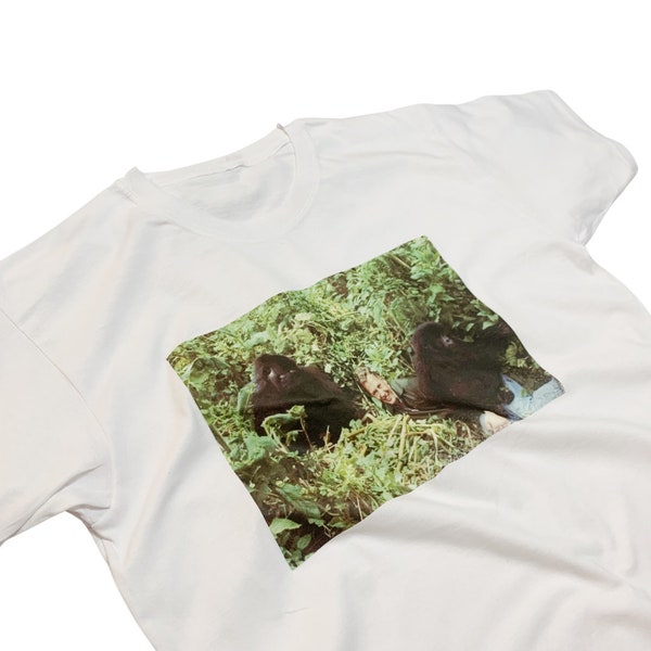 David Attenborough - With Gorillas Gift T-Shirt (Sir David Attenborough, National Treasure, Cute Fun Gift T-Shirt, Blue Planet)