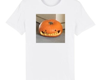 Funny Halloween T-Shirt Smiling Distressed Pumpkin Meme