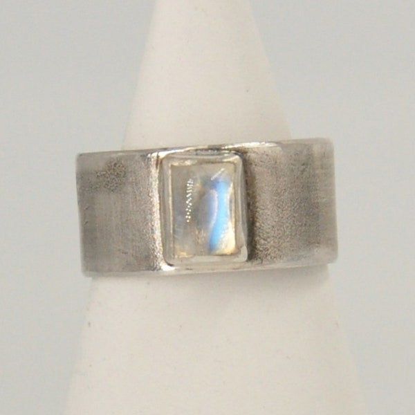 breiter Silber-Ring 935 mit rechteckigem Edelstein / Mondstein geschwärzt (R2310)