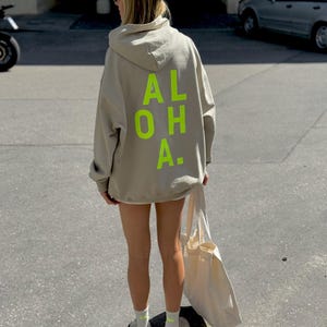 Kiss My Neon Hoodie 'ALOHA' in Sand mit Print in Neon-Gelb | B-Ware 50% reduziert | Bio-Baumwolle