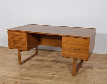 Freistehender Schreibtisch, entworfen von Torben Valeur & Henning Jensen, Dyrlund, Dänemark, 1960er Jahre