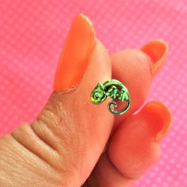 Chameleon Green rainbow lizard cartilage stud