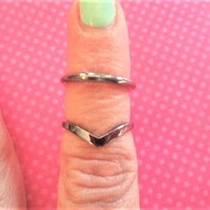 Black band toe ring set