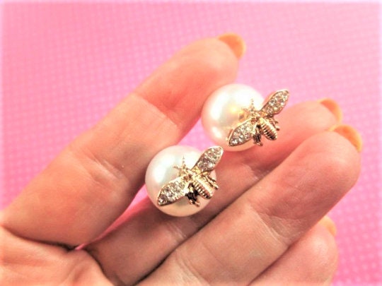 Louis Vuitton LV Gold •  Dior pearl earrings, Dior jewelry, Louis vuitton  jewelry
