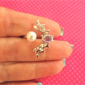 Bat pearl stone ring