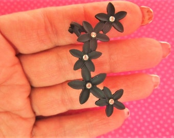 Red black flower daisy ear cuff climbers