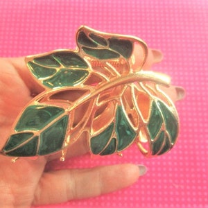 Green leaf hair clip claw