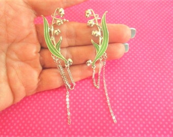 Lily flower green leaf ear climbers