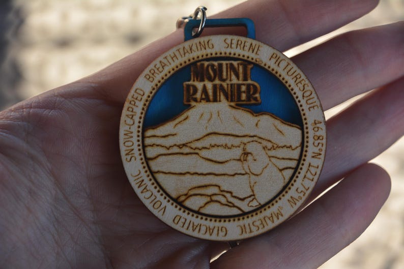 Keychain Mount Rainier NATIONAL PARK, Gift for Hikers / Family