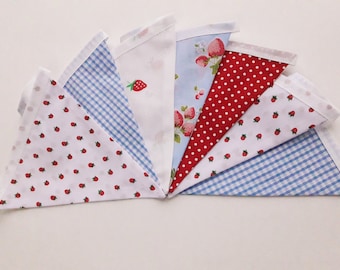 Strawberry Bunting / banner, party bunting, fruit fabric bunting, strawberry banner, strawberry garland, tea party bunting
